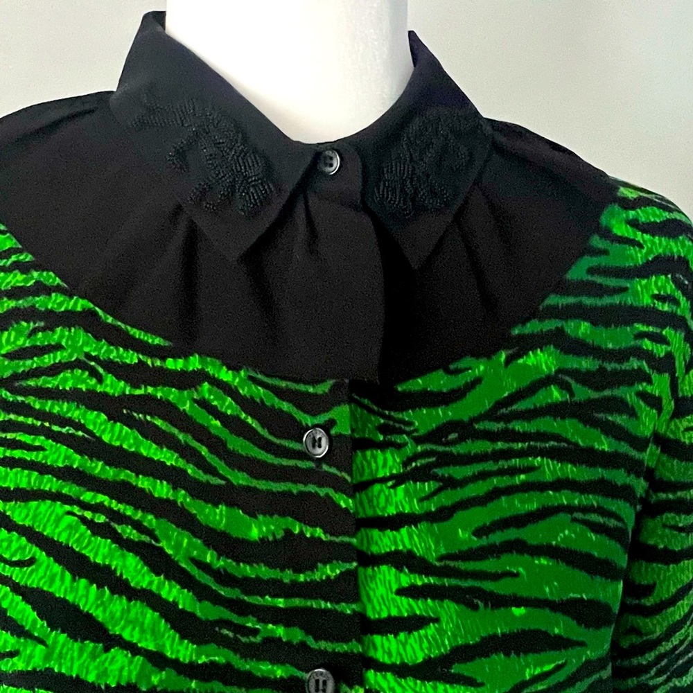 H&M x Kenzo women’s blouse w/ black panther detail. Green stripes. Woman Size 10